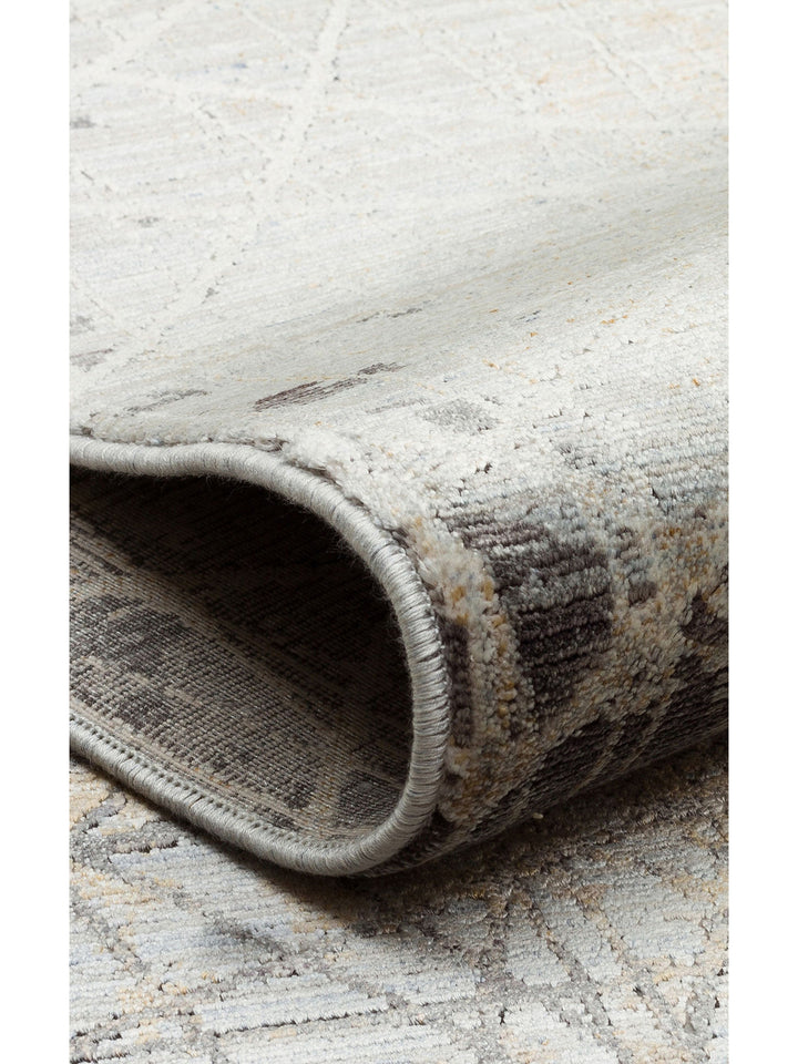 Mumbai Serisi Klasik Desenli Yüksek Kalite Sık Dokuma Parlak Salon Halısı 09 GREY GOLD - Carpetdocia