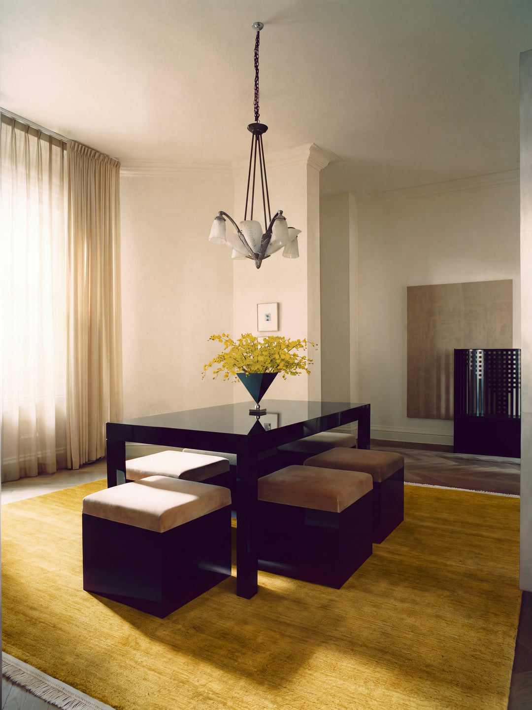 Victoria %100 TENCEL™ Lyocell El Emeği ile Üretilen Halı YELLOW SAFFRON oda görünümü